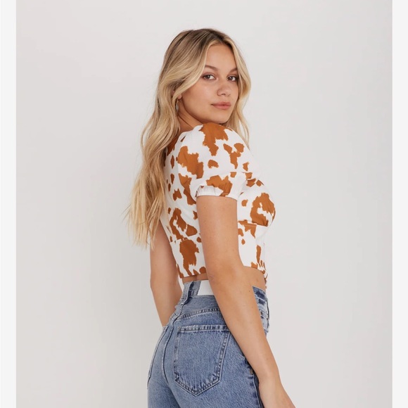 Backyard Roses Bailey Hook Top in white - Picture 2 of 8